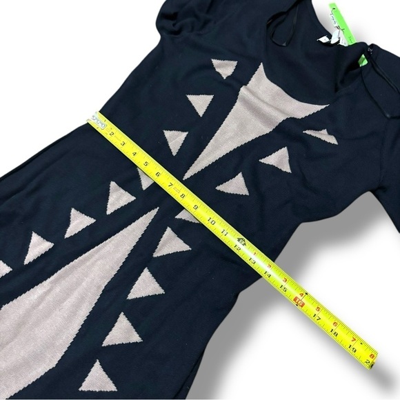 NWT Young Threads New York City Taupe Black Geometric Mini Sweater Dress Medium - Picture 5 of 10